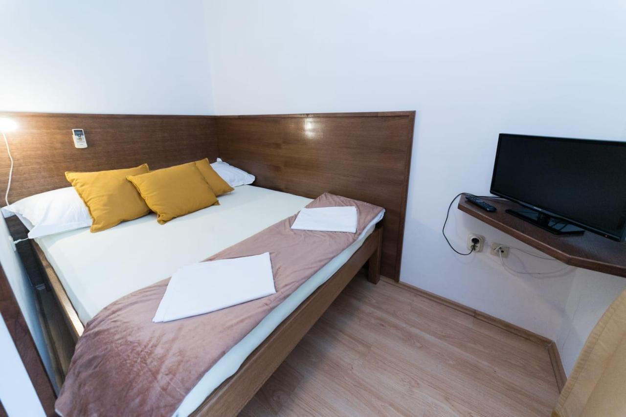 Mb Pag Bed&Breakfast Pag Town Zewnętrze zdjęcie